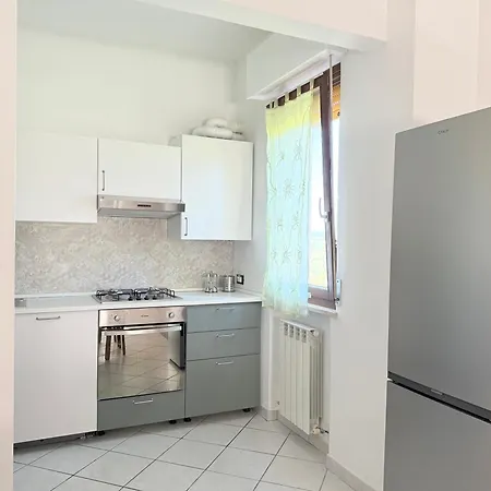C019 - Camerano, Ampio Trilocale Con Wifi קמראנו